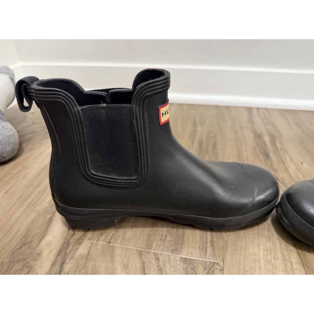 Hunter Women's Original Chelsea Waterproof Rain Boots, Black, Size 8 Matte - Picture 11 of 16